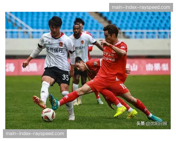 现场：沈阳辽宁体育馆万名球迷高唱《保卫黄河》为球队助威