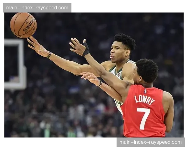 战术复盘：沃尔夫斯堡的阵地进攻缺乏层次，成为赛季中期的明显战术短板