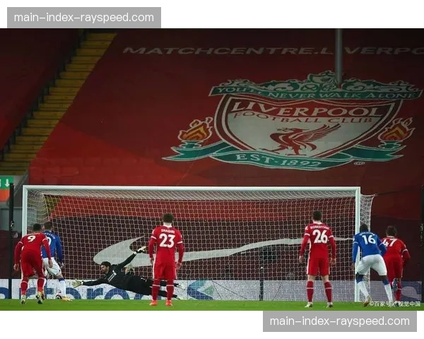 评论：拜仁后防连续三轮失球，新援中卫的融入问题亟待解决